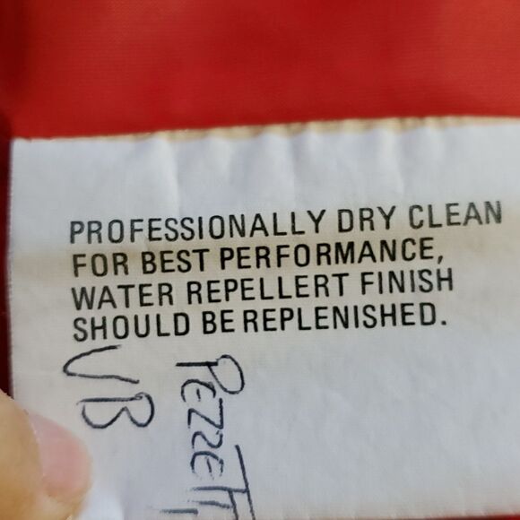 EDDIE BOUER RED JACKET, plaid lining. LOTS OS POCKETS, SIze Small Petite. - Picture 13 of 16